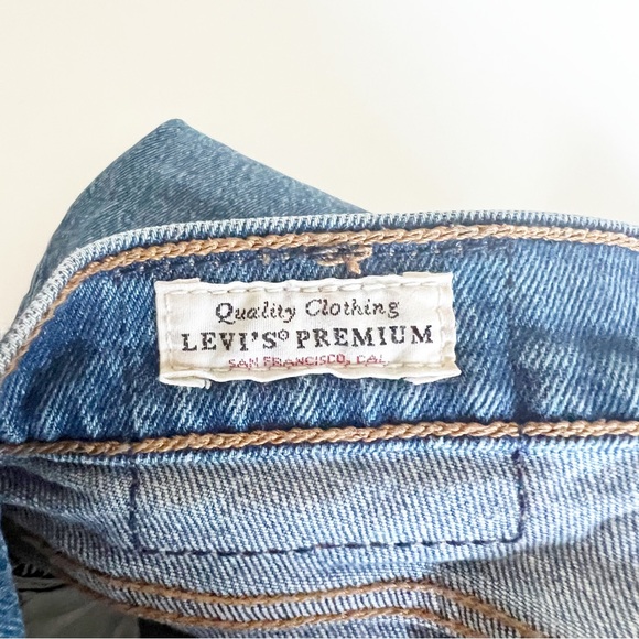 Levi's Premium Wedgie Straight Button Fly High Rise Crop Jeans Medium Wash 25 - Picture 8 of 12